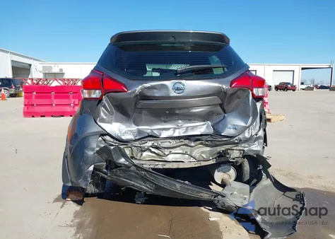 2018 Nissan Kicks Sr z USA, uszkodzony, nr VIN 3N1CP5CU7JL529523